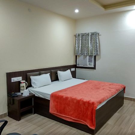 Oyo 60976 Hotel Shree Ji Morena Bagian luar foto