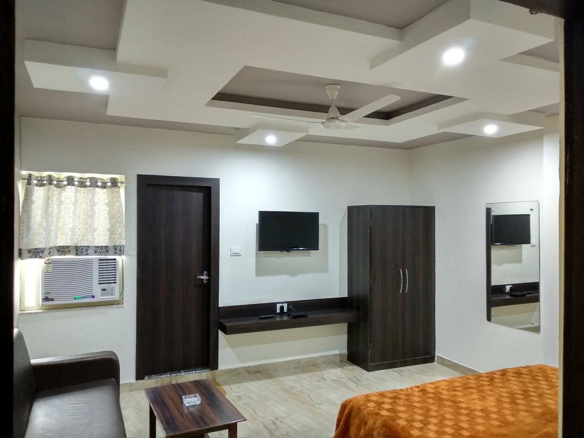 Oyo 60976 Hotel Shree Ji Morena Bagian luar foto