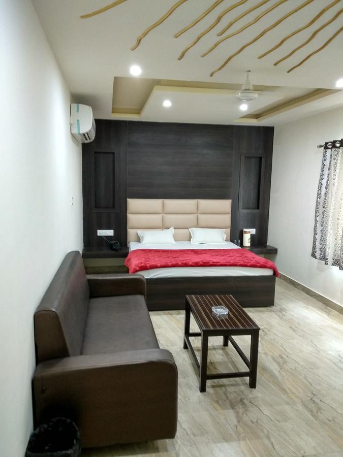 Oyo 60976 Hotel Shree Ji Morena Bagian luar foto
